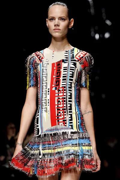 Look 96